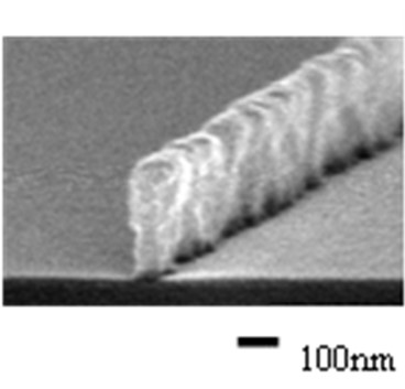線幅60nmの電子線用レジストラインパターンのSEM像